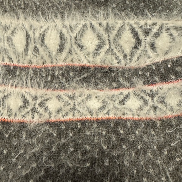 Anthropologie fuzzy sweater - Picture 8 of 8